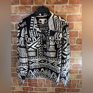 Chico's Alphia Aztec print Black and White Geometric Print Jacket sz 2